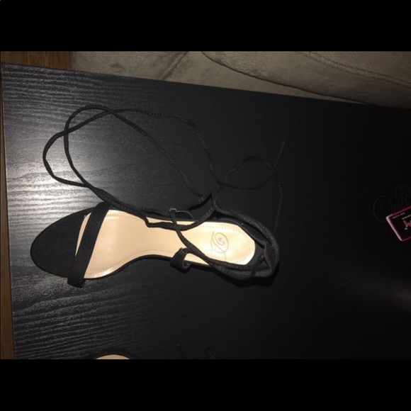 Heels - Picture 2 of 3